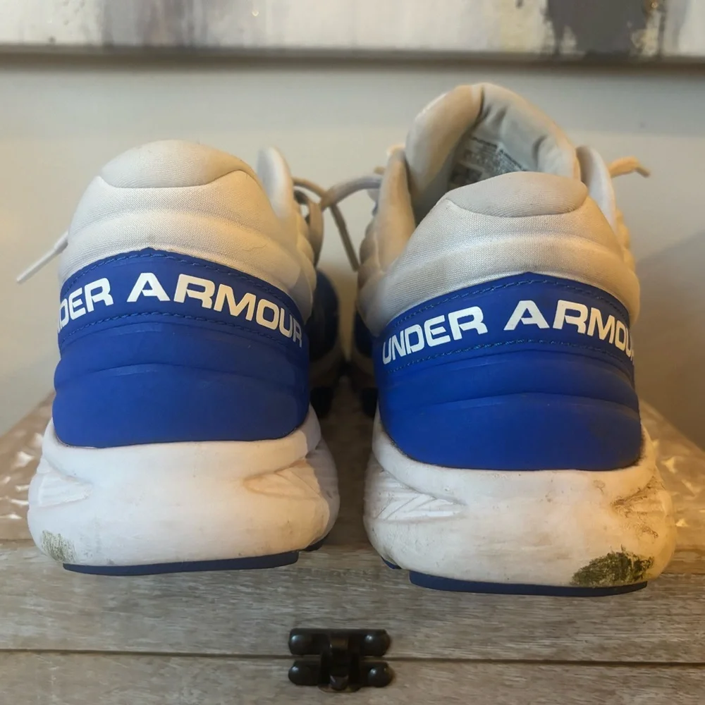 UNDER ARMOUR | Blue and White Sneakers Size 10.5